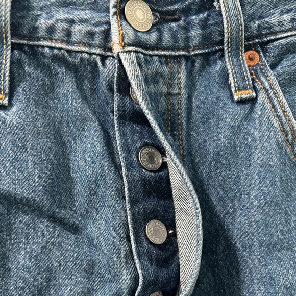 Vintage 501 Levi Shorts - Picture 6 of 8